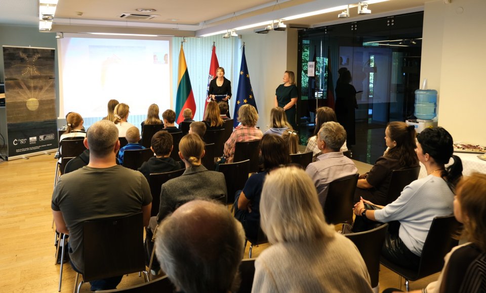 LR generalinis konsulatas Kaliningrade paminėjo M.K. Čiurlionio gimtadienį ir apdovanojo piešinių konkurso nugalėtojus 